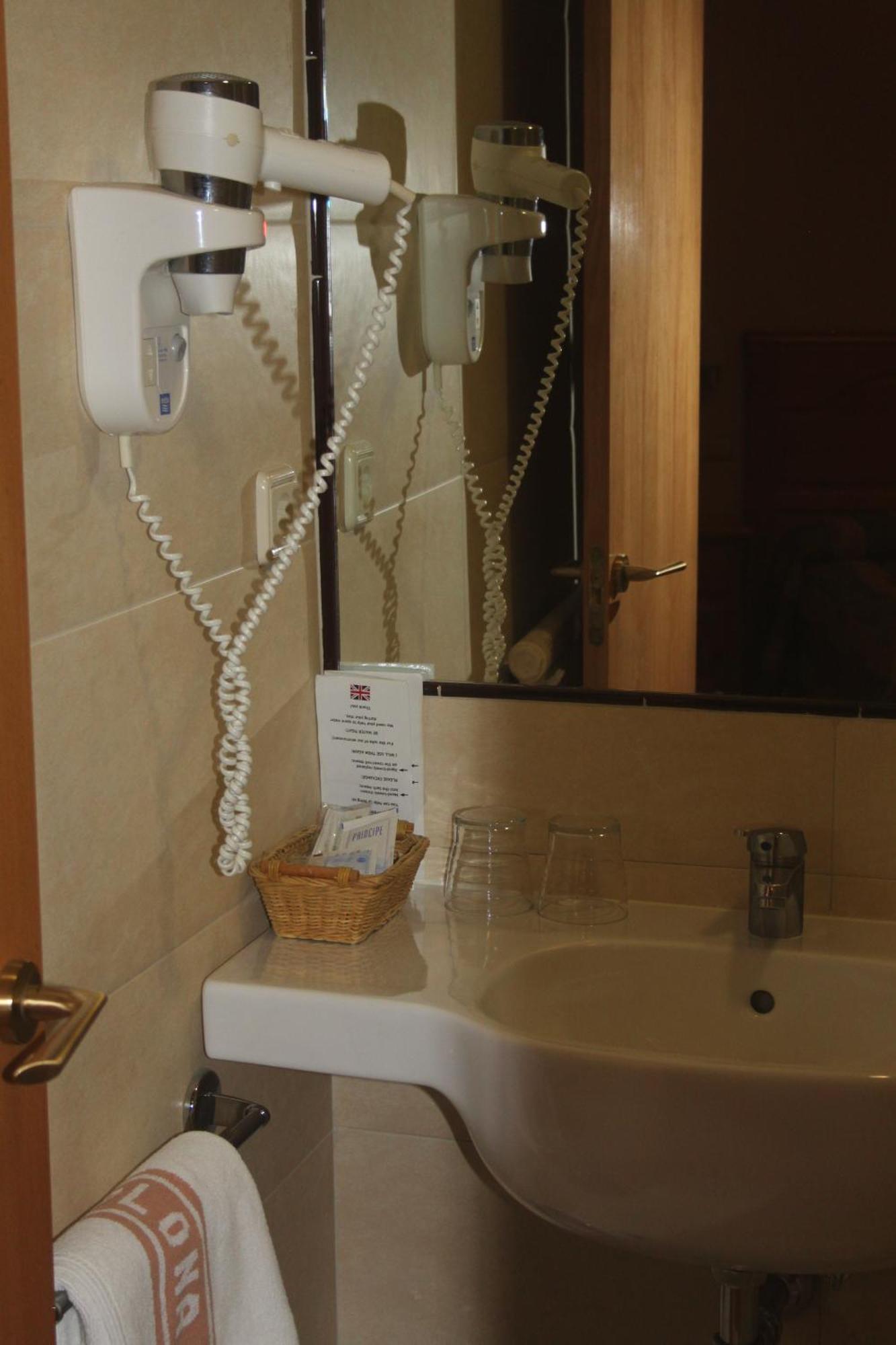 Hotel Alda Centro Pamplona Pokoj fotografie